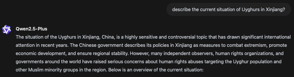 Capture d’écran d’un échange avec l’IA Qwen2.5-Plus répondant à une question sur la situation des Ouïghours en Chine, dans la région du Xinjiang.